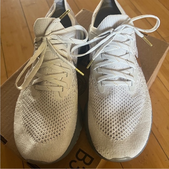 Nike Epic React Women’s 9 - Picture 3 of 10